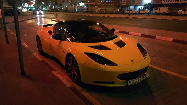 Comment louer une voiture de luxe à Dubaï ?