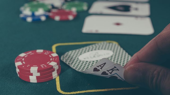 Quand le poker rencontre la technologie : l’impact de l’IA et des algorithmes sur les stratégies de jeu